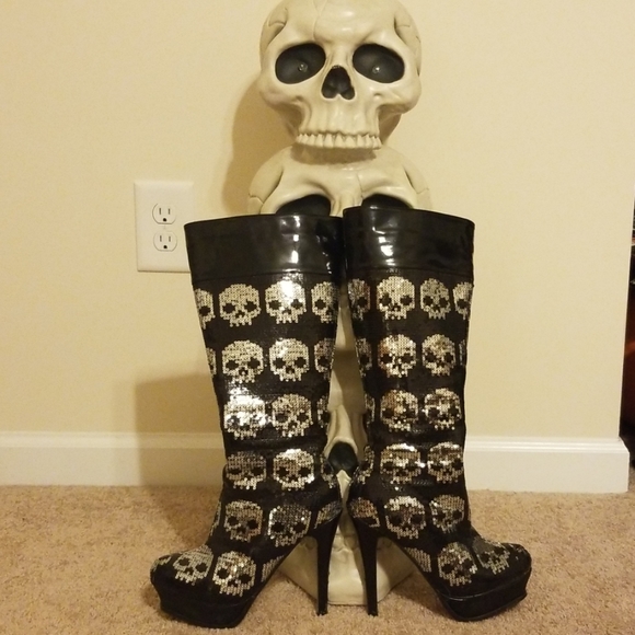 SOLD Women's Iron Fist Sequin Skull Boots HTF - Picture 4 of 9